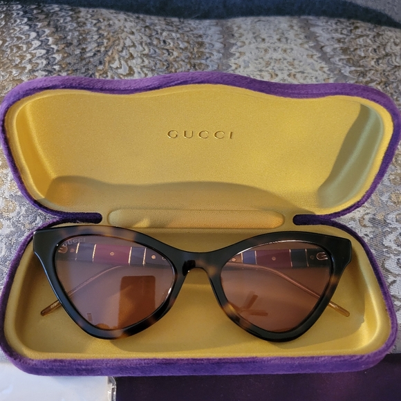 Brand New Authentic Gucci Shades - Picture 1 of 5
